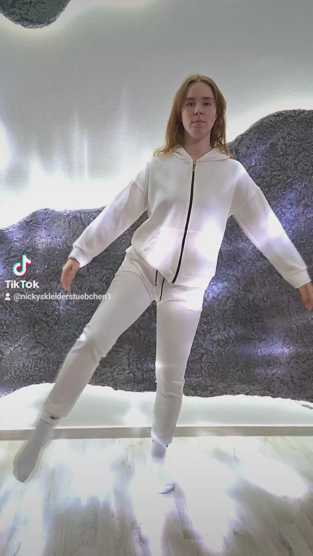 Sport-Anzug 2 Teilig mit  Kapuzen-Jacke