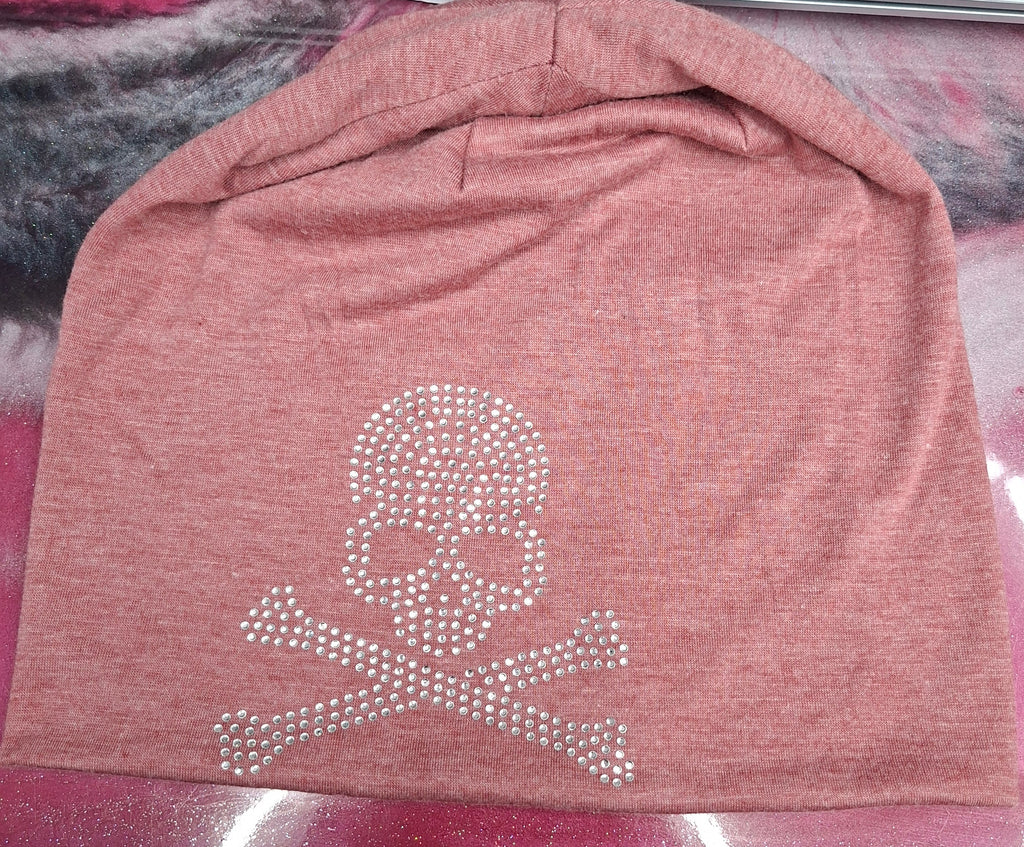 Mützen in Stoff  mit Totenkopf und Strass